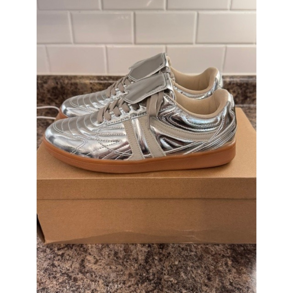 Steve Madden Field Silver Metallic Fold Over Tongue Sneakers Gum Sole Low Top - Picture 3 of 13